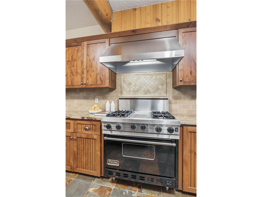 2050 Oakwood Ridge Chanhassen MN 55317 7050705 image36