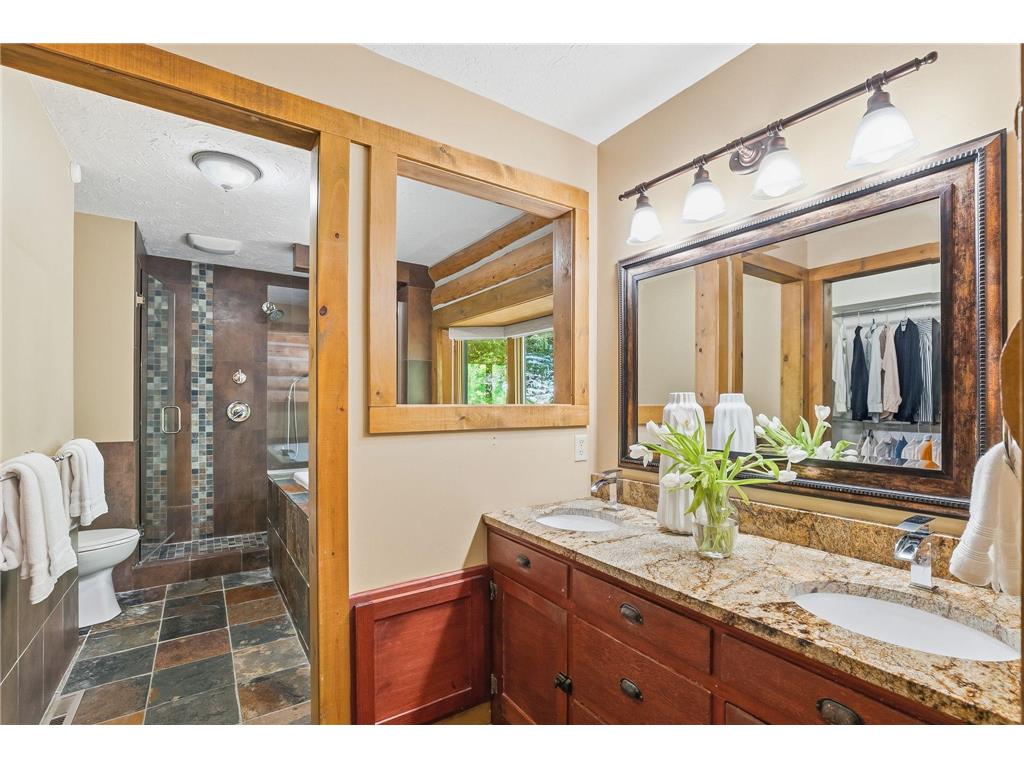 2050 Oakwood Ridge Chanhassen MN 55317 7050705 image48