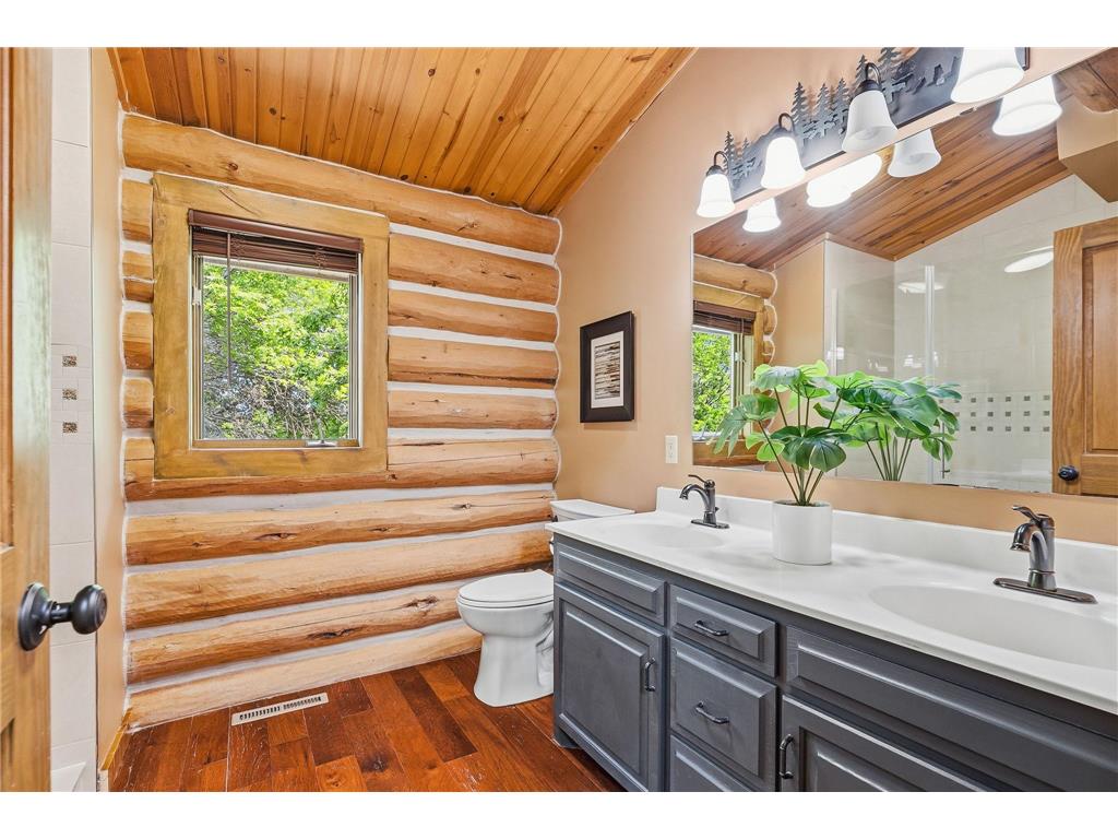 2050 Oakwood Ridge Chanhassen MN 55317 7050705 image63
