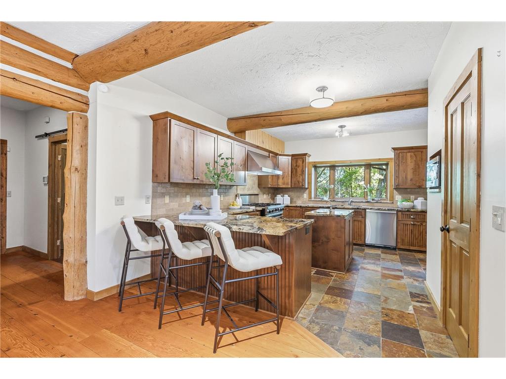 2050 Oakwood Ridge Chanhassen MN 55317 7050705 image7