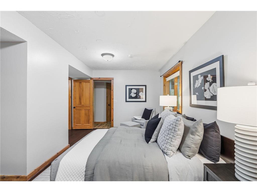 2050 Oakwood Ridge Chanhassen MN 55317 7050705 image71