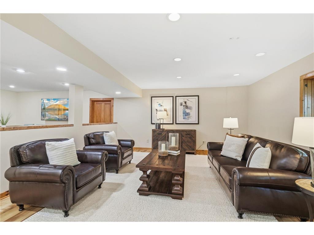 2050 Oakwood Ridge Chanhassen MN 55317 7050705 image74