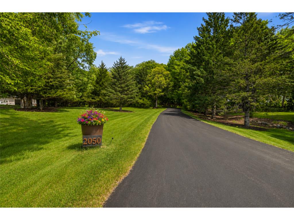 2050 Oakwood Ridge Chanhassen MN 55317 7050705 image8