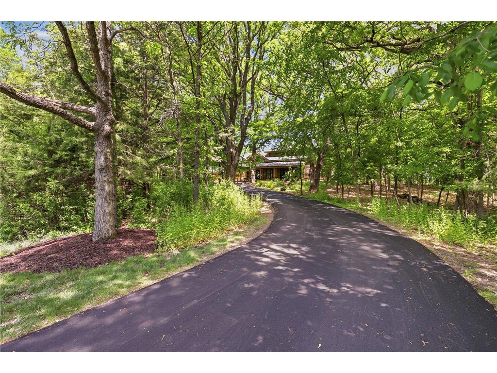 2050 Oakwood Ridge Chanhassen MN 55317 7050705 image96