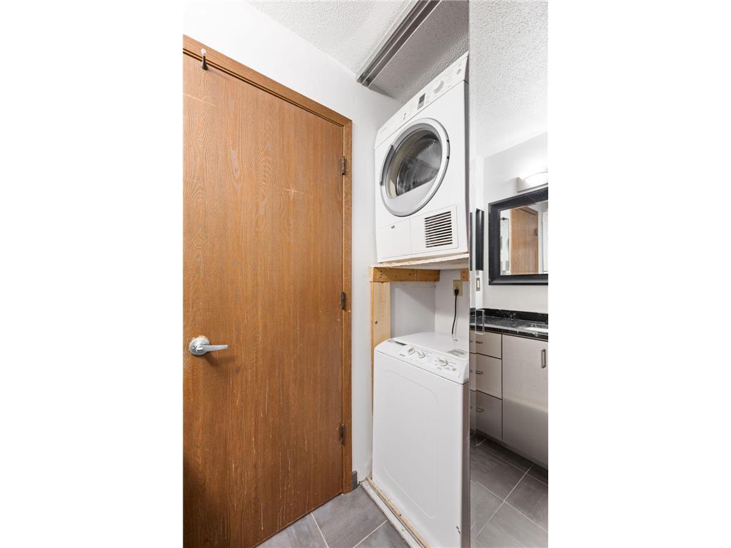 2050 Ridge Drive #16 Saint Louis Park MN 55416 7051700 image40