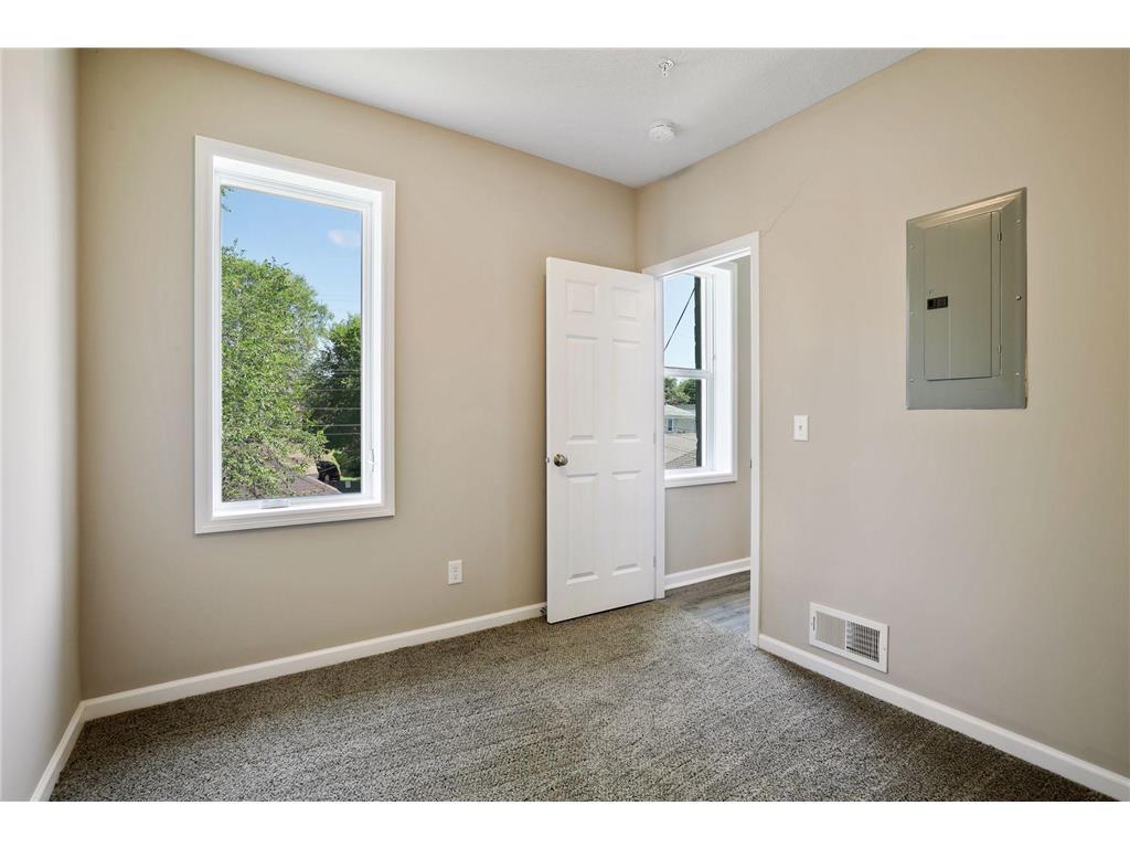 2050 W Broadway Avenue Minneapolis MN 55411 7073087 image31