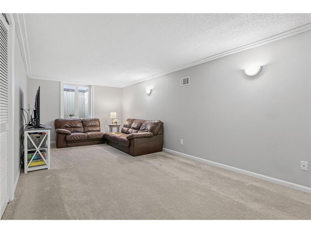 2051 107th Avenue NW Coon Rapids MN 55433 7049693 image18