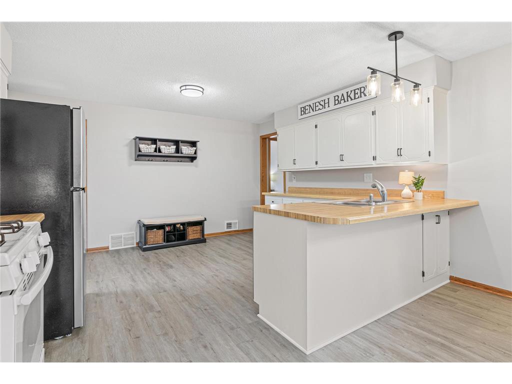 2051 107th Avenue NW Coon Rapids MN 55433 7049693 image9