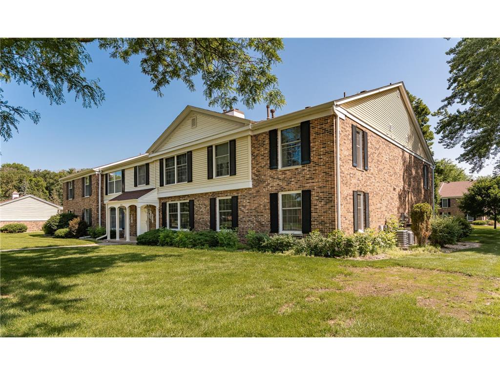 2051 Carriage Drive SW #2051D Rochester MN 55902 - George Lake 6743624 image1