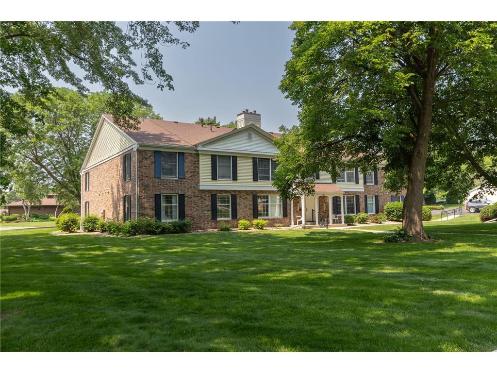 2051 Carriage Drive SW #2051E Rochester MN 55902 - George Lake 6734695 image1