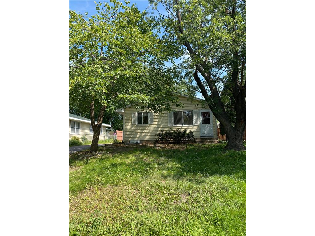 2052 3rd Street N, North Saint Paul, MN, 55109 MLS 6253147 Edina