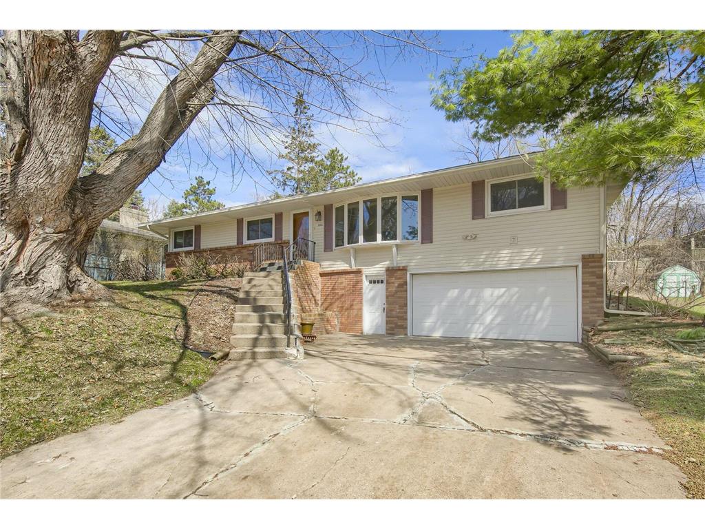 2052 Western Avenue N Roseville MN 55113 6360640 image1