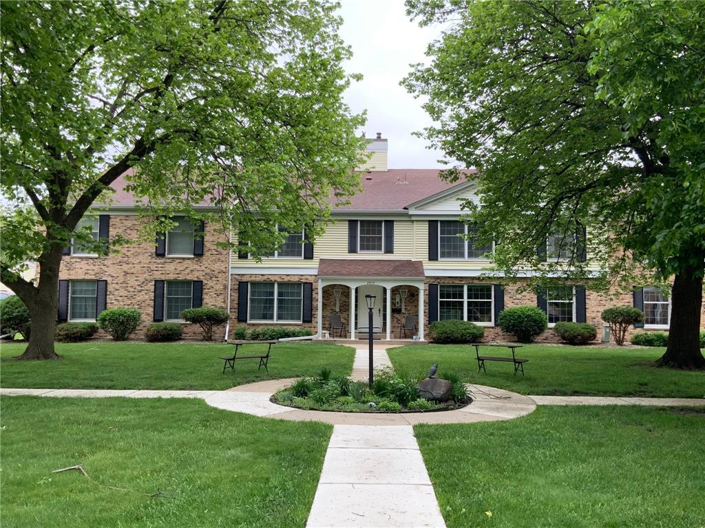 2053 Carriage Drive SW #2053H Rochester MN 55902 7090763 image1