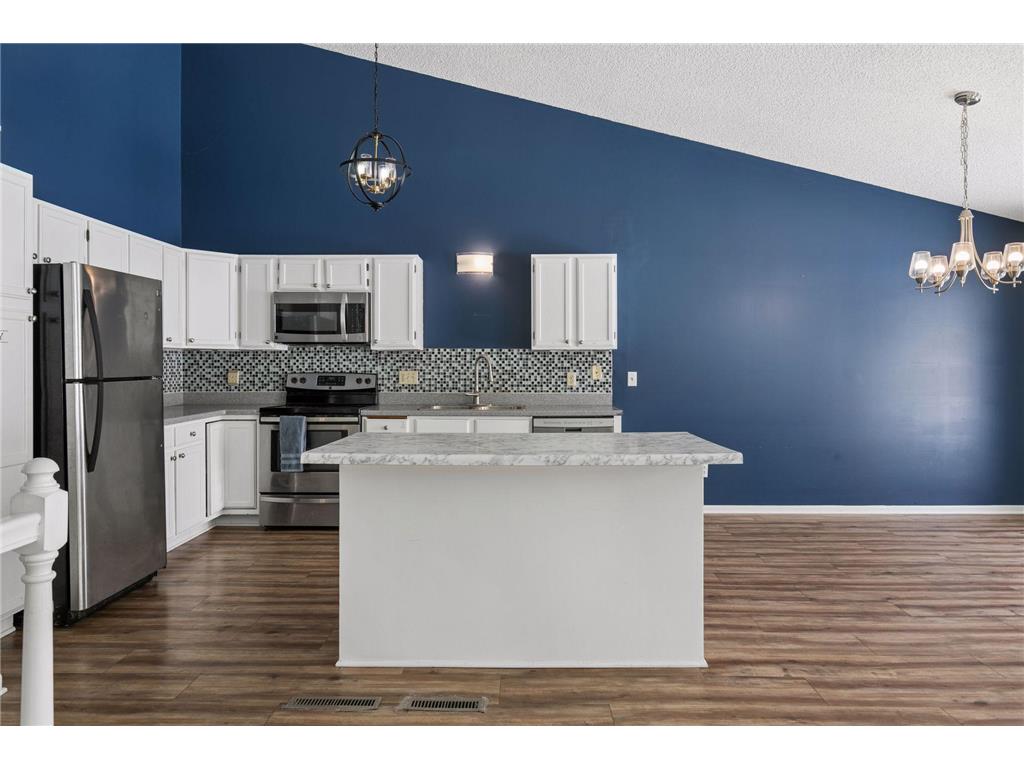 2053 Edgerton Street Maplewood MN 55117 7021922 image21