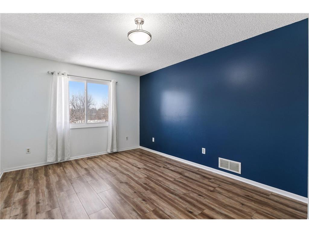 2053 Edgerton Street Maplewood MN 55117 7021922 image26