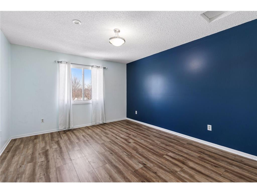 2053 Edgerton Street Maplewood MN 55117 7021922 image33