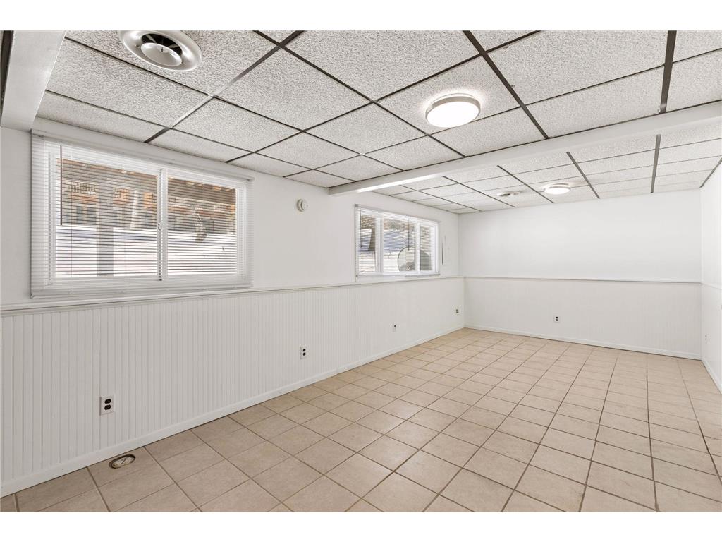 2053 Edgerton Street Maplewood MN 55117 7021922 image38