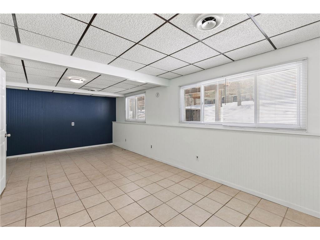 2053 Edgerton Street Maplewood MN 55117 7021922 image39