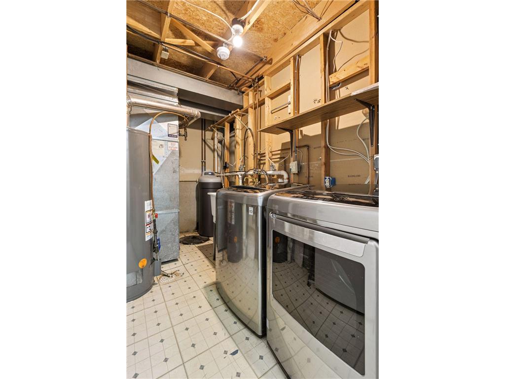 2053 Edgerton Street Maplewood MN 55117 7021922 image43