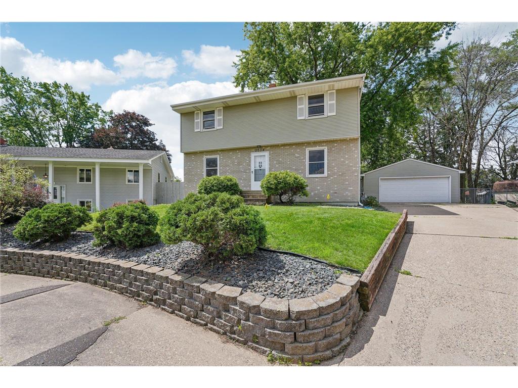 2054 Mesabi Avenue North Saint Paul MN 55109 6564070 image1