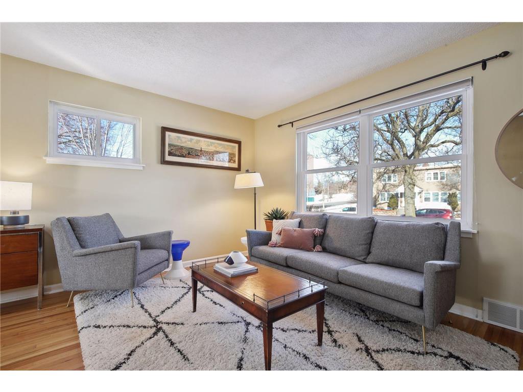 2054 Montreal Avenue Saint Paul MN 55116 6333107 image1