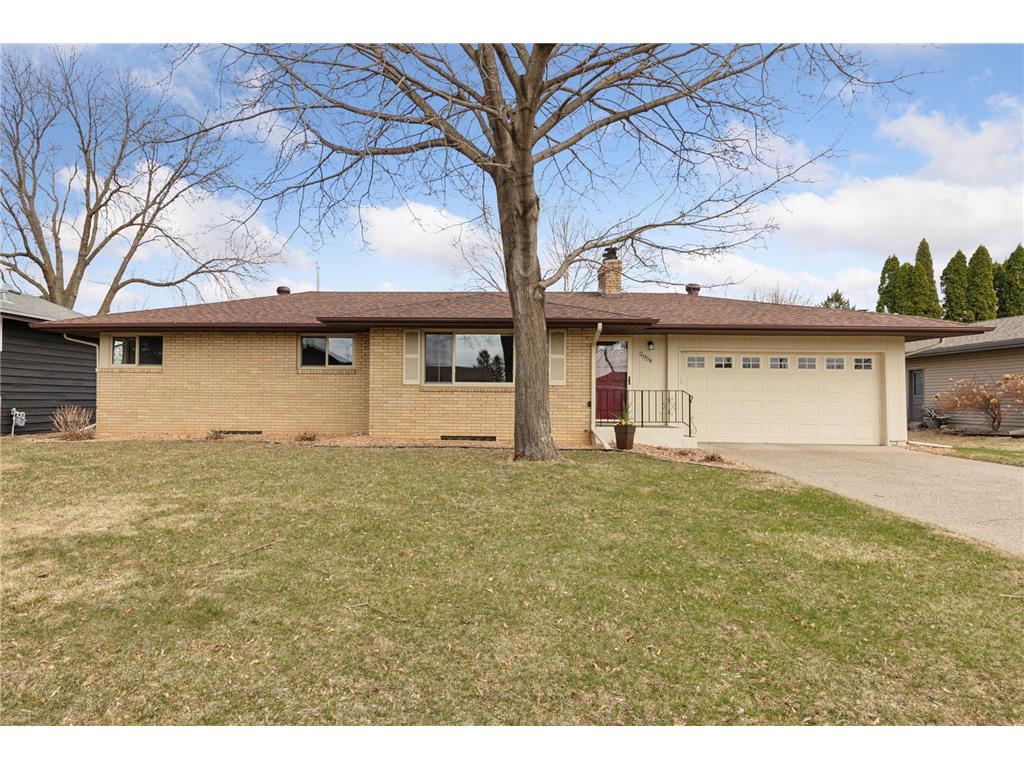 2054 Patricia Street Mendota Heights MN 55120 6700028 image1