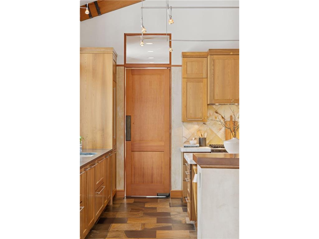 20545 Linden Road Deephaven MN 55331 6825229 image30