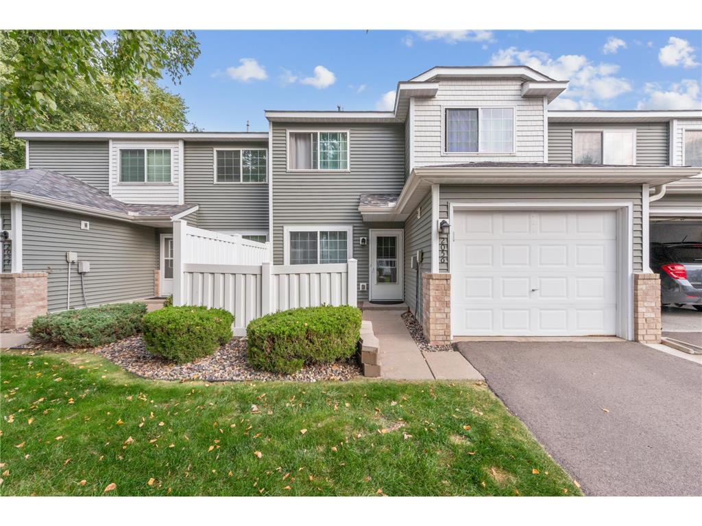 2056 Gresham Avenue N Oakdale MN 55128 6785514 image1