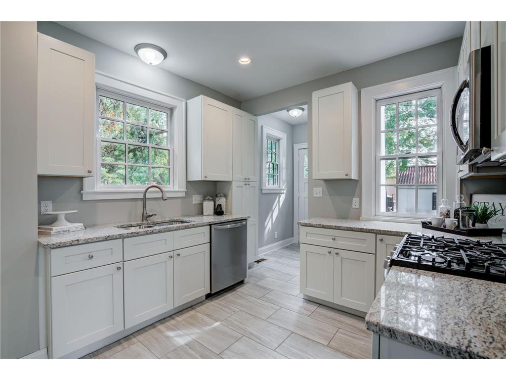 2056 Summit Avenue Saint Paul MN 55105 6800535 image11