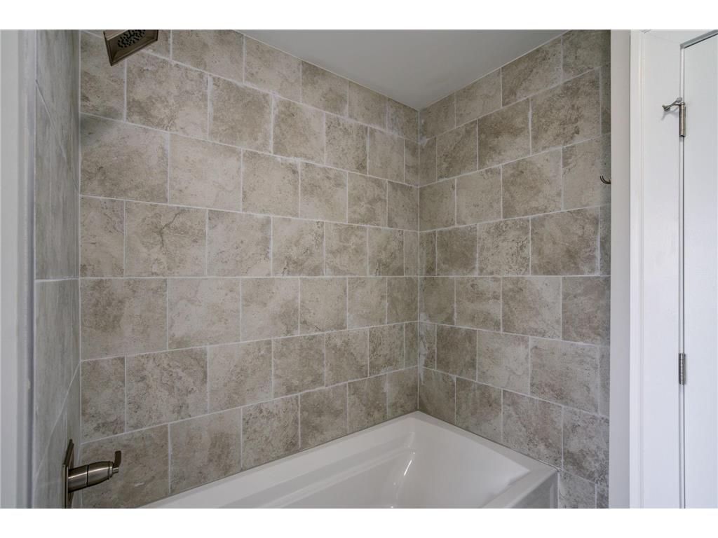 2056 Summit Avenue Saint Paul MN 55105 6800535 image28