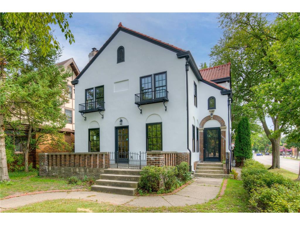 2056 Summit Avenue Saint Paul MN 55105 7003827 image1