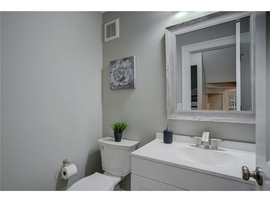 2056 Summit Avenue Saint Paul MN 55105 7003827 image14