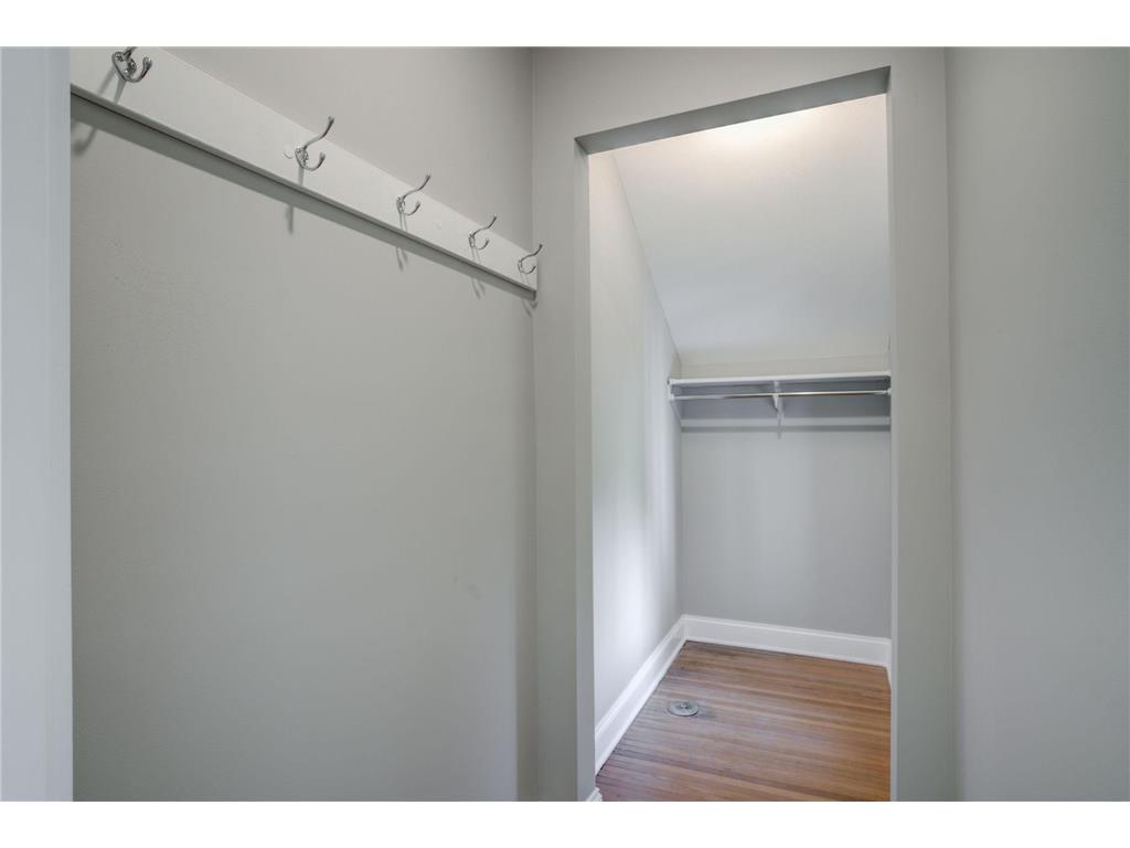 2056 Summit Avenue Saint Paul MN 55105 7003827 image21