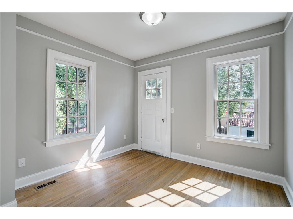 2056 Summit Avenue Saint Paul MN 55105 7003827 image24