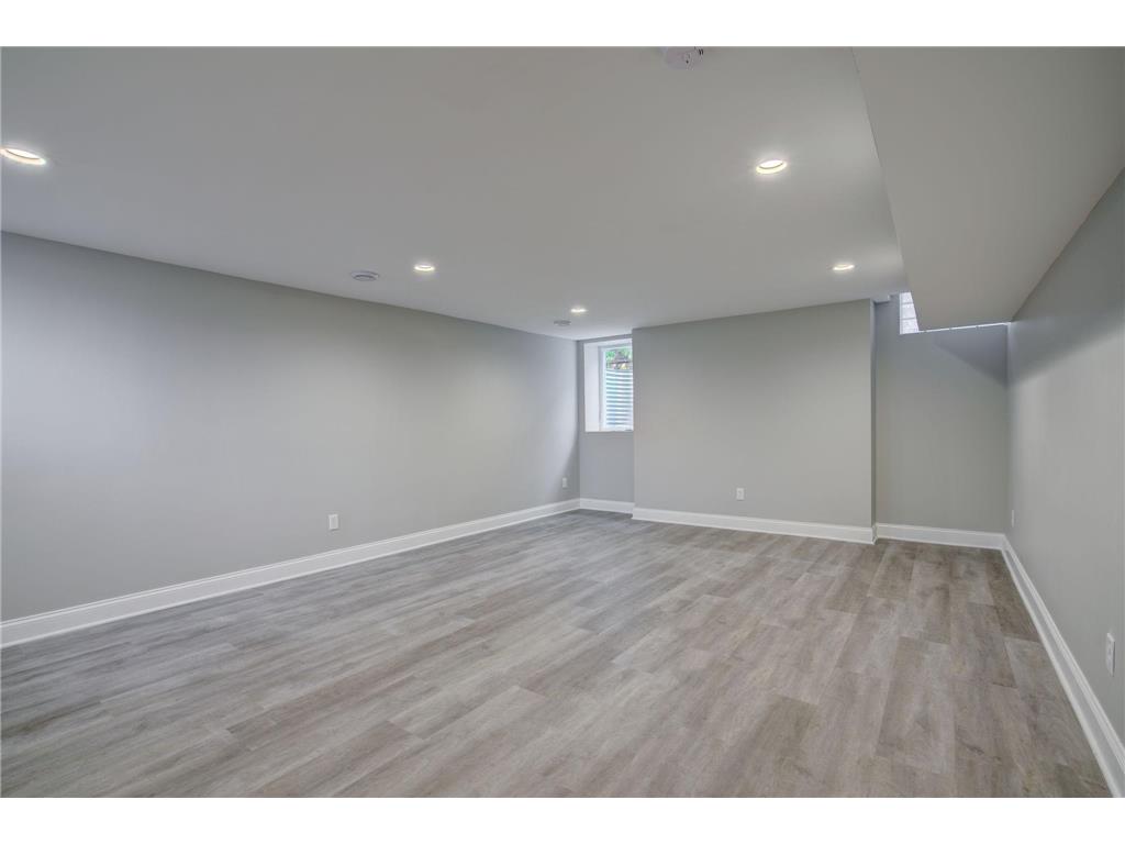 2056 Summit Avenue Saint Paul MN 55105 7003827 image29