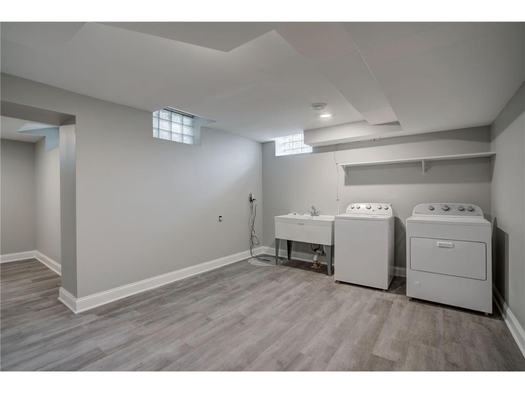 2056 Summit Avenue Saint Paul MN 55105 7003827 image32