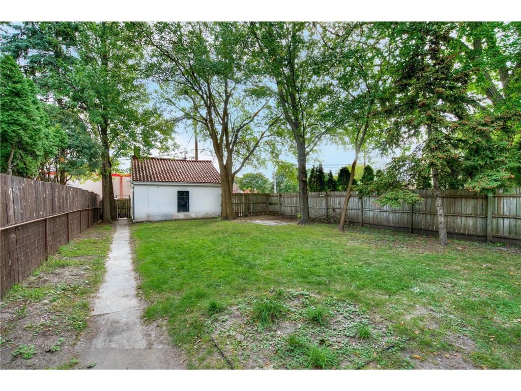 2056 Summit Avenue Saint Paul MN 55105 7003827 image34