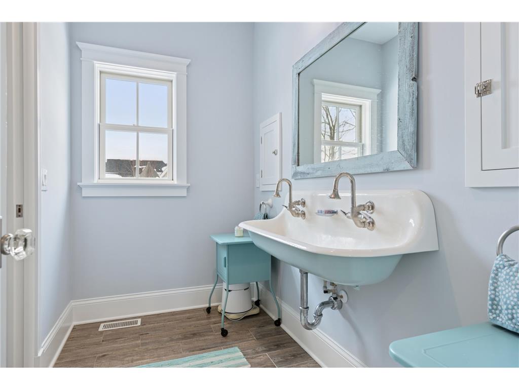 20575 Summerville Road Deephaven MN 55331 - Lake Minnetonka 7053968 image39