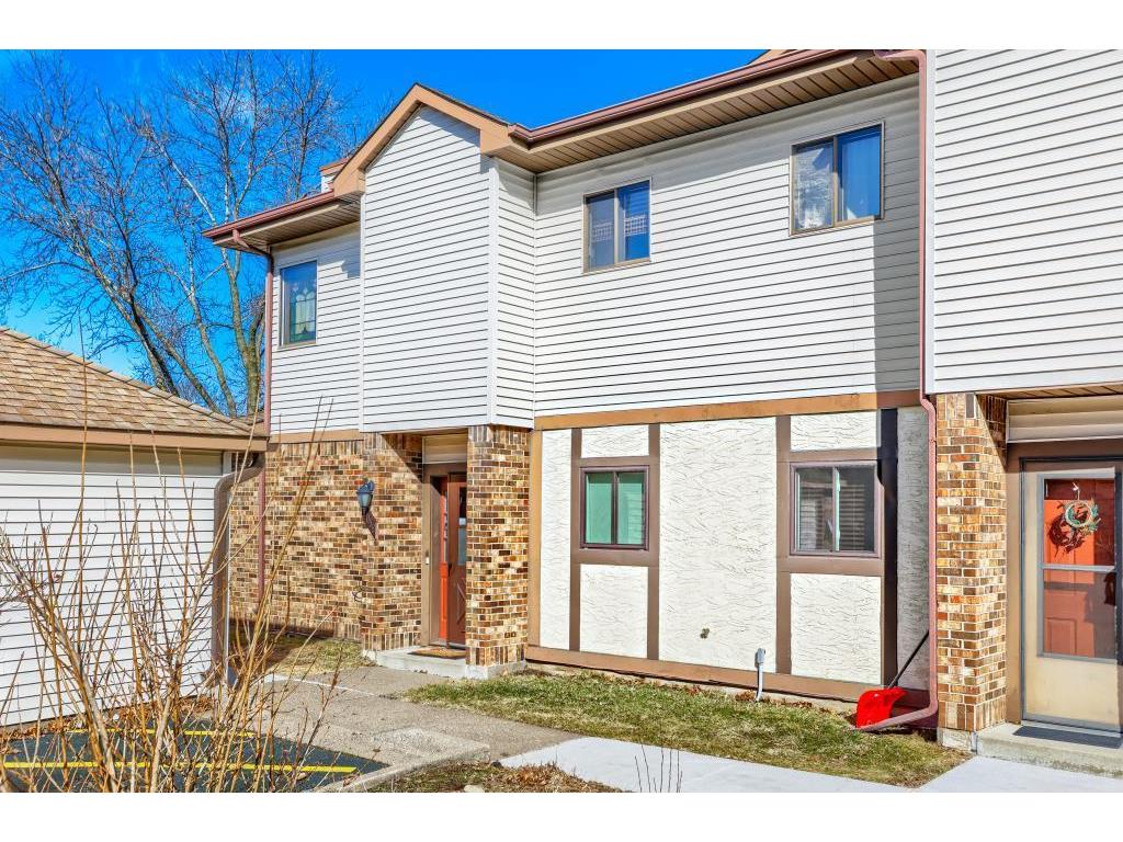 2058 Pathways Drive #9 Saint Paul MN 55119 6806018 image1