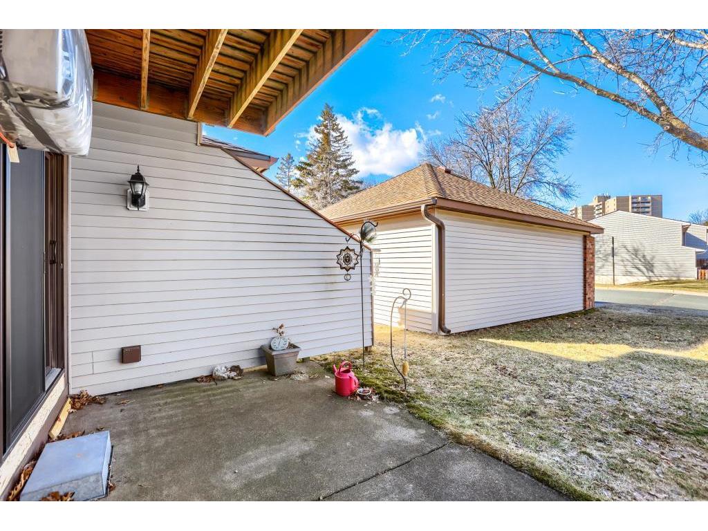 2058 Pathways Drive #9 Saint Paul MN 55119 6806018 image16