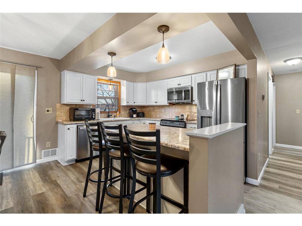 2059 Roe Crest Drive North Mankato MN 56003 6826078 image2