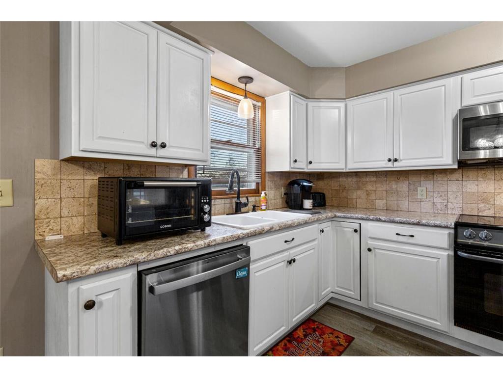 2059 Roe Crest Drive North Mankato MN 56003 6826078 image3