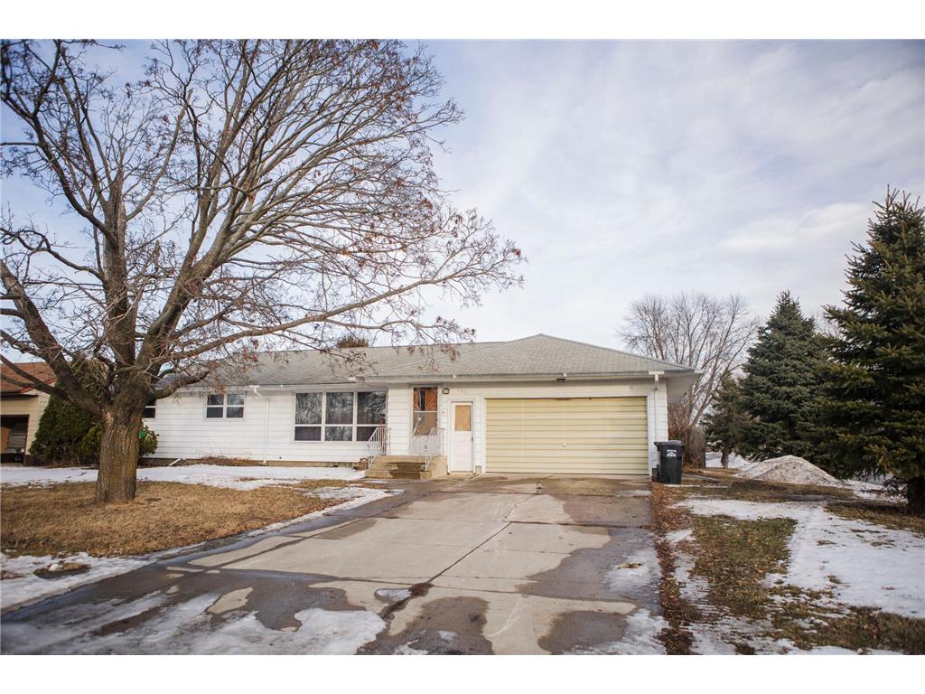 206 2nd Street E Chokio MN 56221 6656581 image1