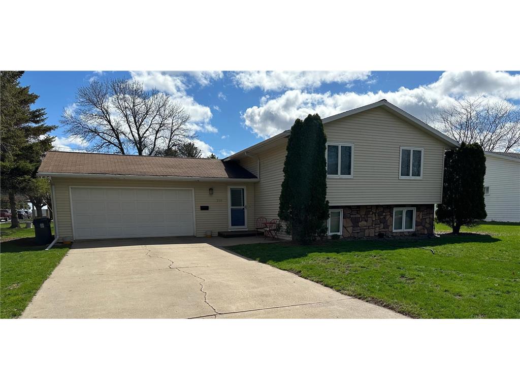 206 3rd Street E, Tracy, MN, 56175 MLS 6520735 Edina Realty