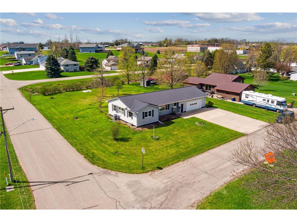 206 Chestnut Street E Morristown MN 55052 6530859 image1