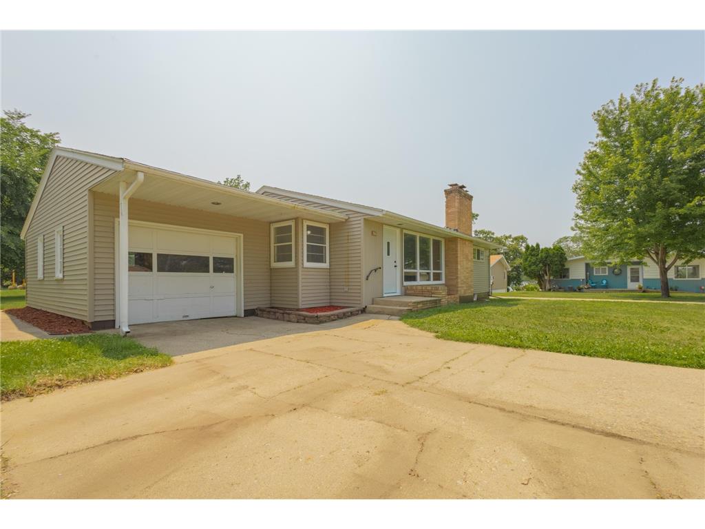 206 George Street NW Alexandria MN 56308 6403076 image1