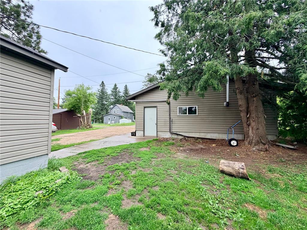 206 Gunn Street Coleraine MN 55722 7088436 image4