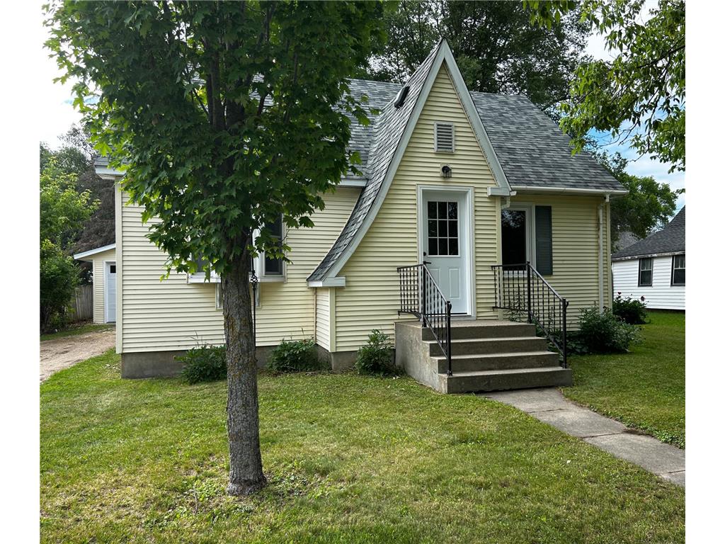 206 Main Avenue S New York Mills MN 56567 6559869 image1