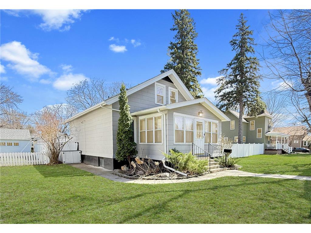 206 N 9th Street Montevideo MN 56265 7040267 image1
