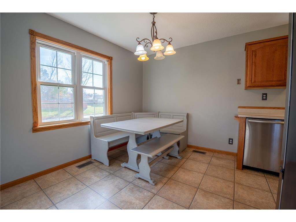 206 Pine Street SW New London MN 56273 6815014 image12